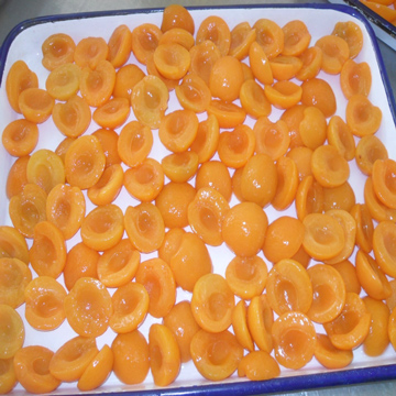 Canned-apricot-halves-in-light-syrup.jpg